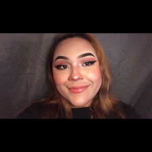 Meet your Posher, Julianna